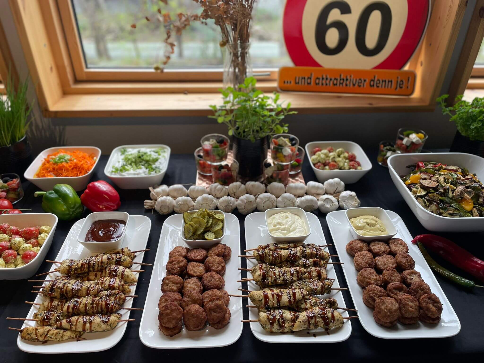 Catering Buffet Mit Spießen Und Fleischbällchen