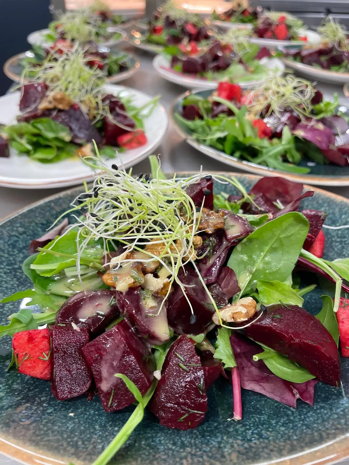 Rote Bete Salat Mit Rucola Und Sprossen
